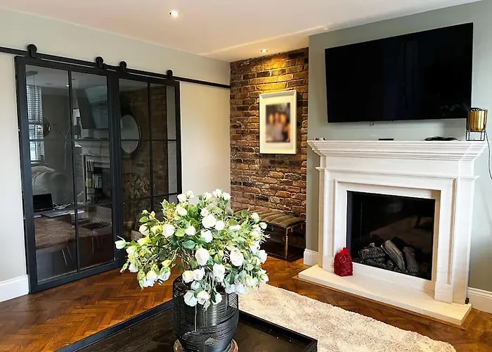 Luxury Close To The With Hot Tub & Bbq Fire Pit. * Manchester