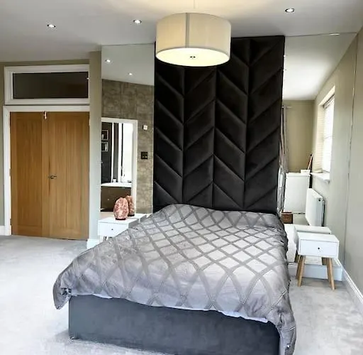 בית נופש Luxury Close To The With Hot Tub & Bbq Fire Pit.