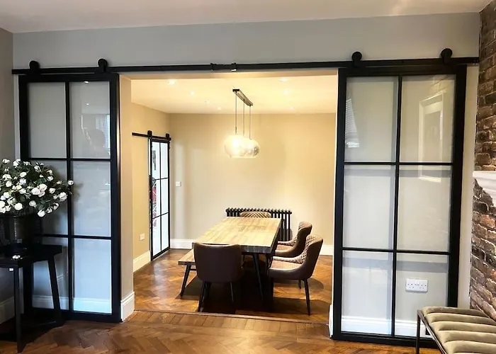 Luxury Close To The With Hot Tub & Bbq Fire Pit. מנצ'סטר