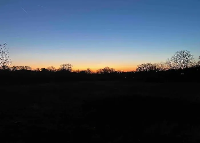 Luxury Close To The With Hot Tub & Bbq Fire Pit. Semesterbostad