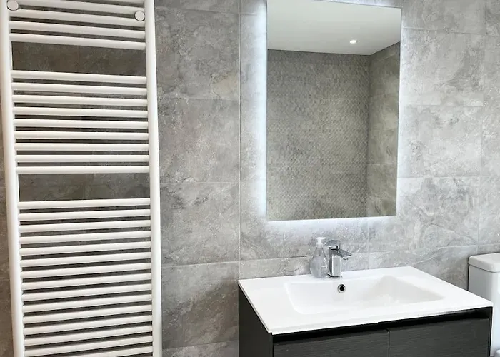 Luxury Close To The With Hot Tub & Bbq Fire Pit. מנצ'סטר