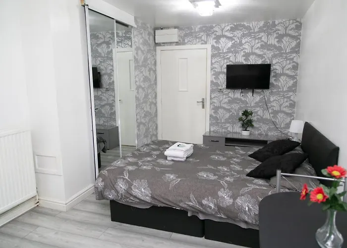 Apartment Hills View