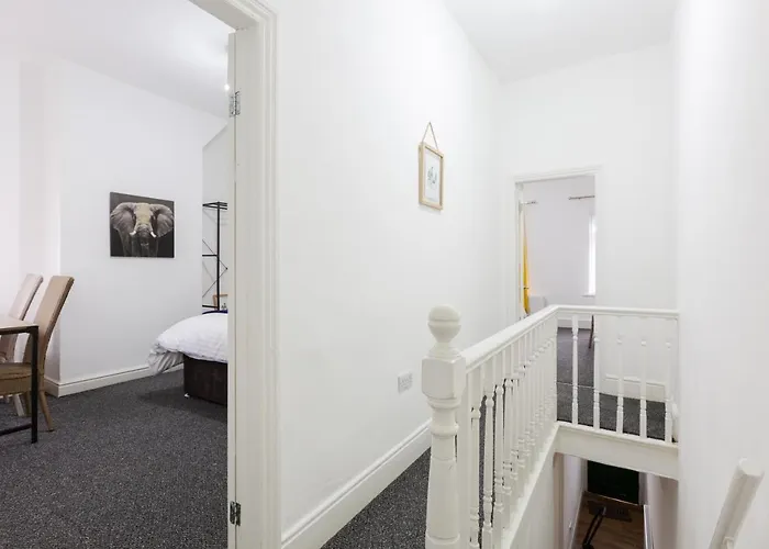 펜션 Clayton House - Spacious Near Etihad Stadium *