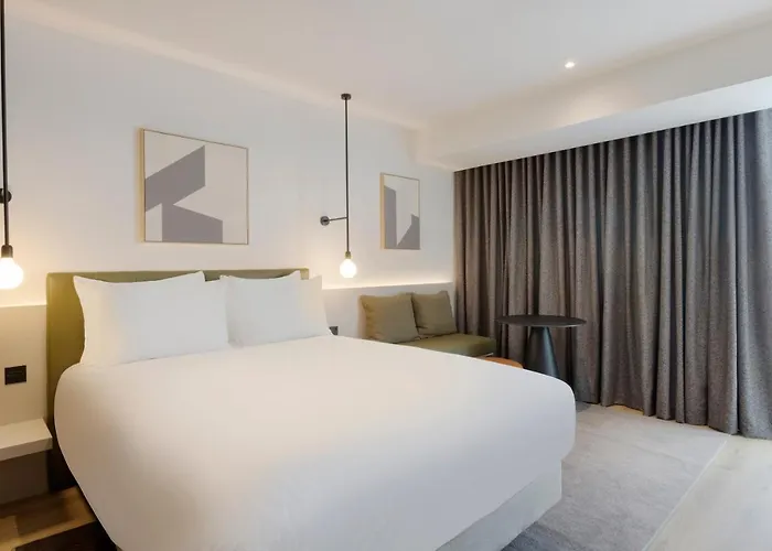 Leonardo Piccadilly Hotel 4*