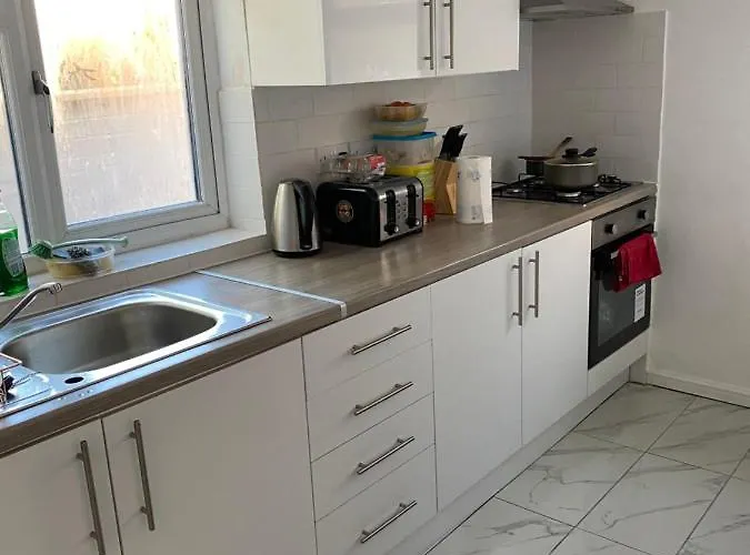 Beautiful Basement En-suite *