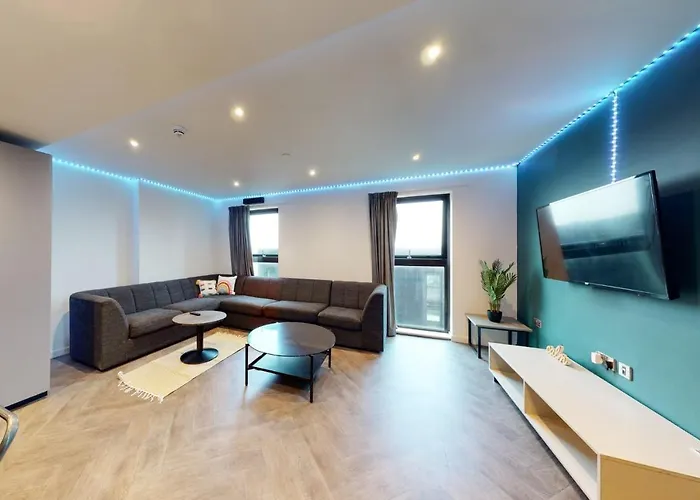 For Students Only Canvas * 맨체스터