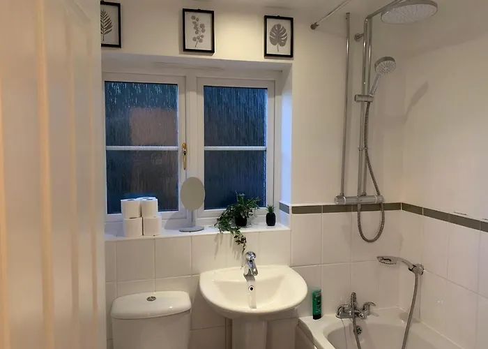 Spacious&amazing 4 Bedroom Detached House