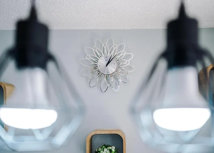 Stylish 4 Bedroom Close To City Centre *