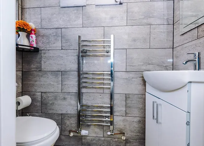 Дом отдыха Stylish 4 Bedroom Close To City Centre