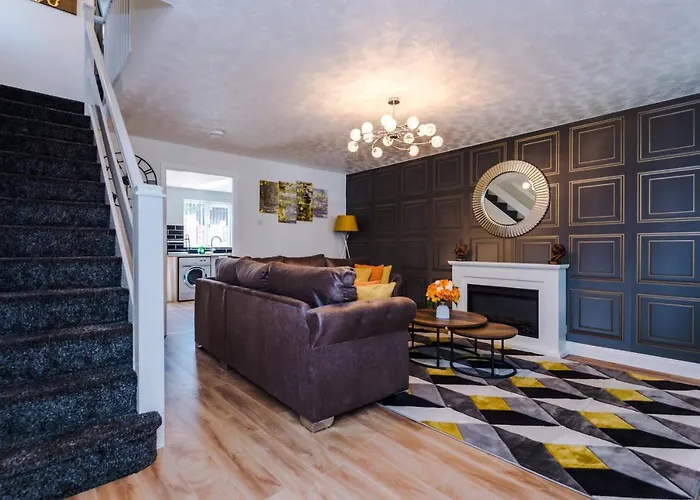 Stylish 4 Bedroom Close To City Centre * Манчестер