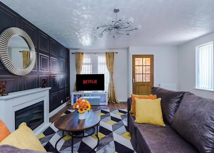 Stylish 4 Bedroom Close To City Centre *