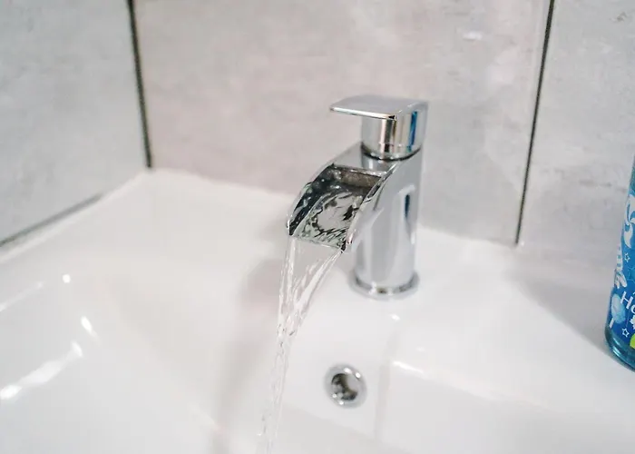 Semesterbostad Stylish 4 Bedroom Close To City Centre *