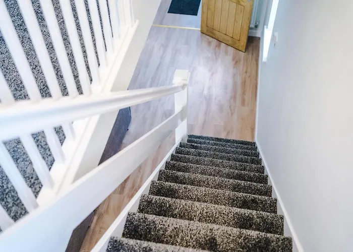 Semesterbostad Stylish 4 Bedroom Close To City Centre *