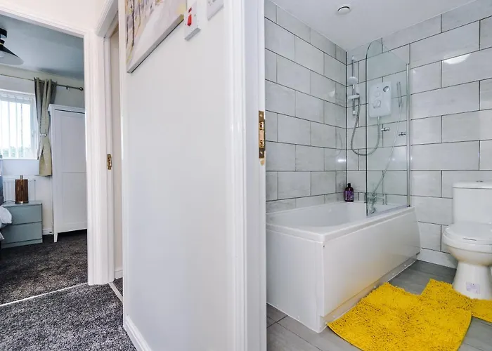 Дом отдыха Stylish 4 Bedroom Close To City Centre