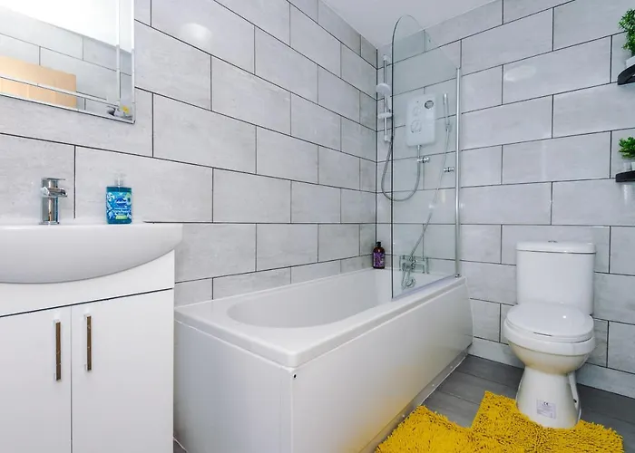 Stylish 4 Bedroom Close To City Centre Semesterbostad Manchester