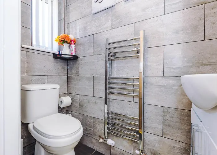 Дом отдыха Stylish 4 Bedroom Close To City Centre Манчестер