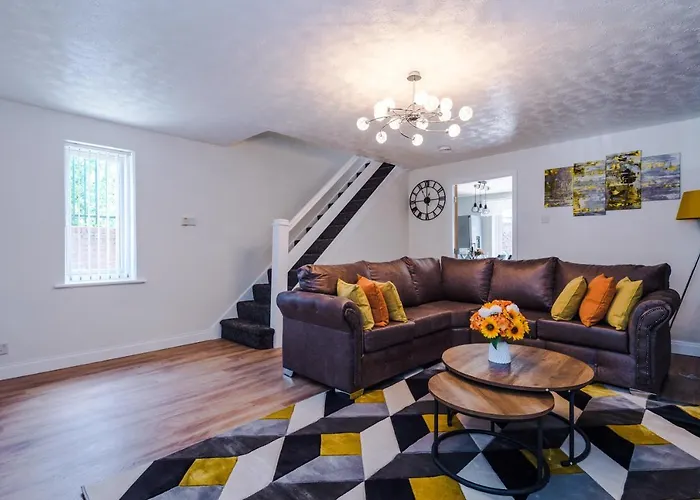 Дом отдыха Stylish 4 Bedroom Close To City Centre Манчестер