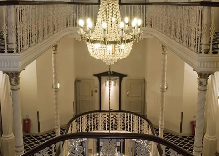 Britannia Centre Hotel 3*