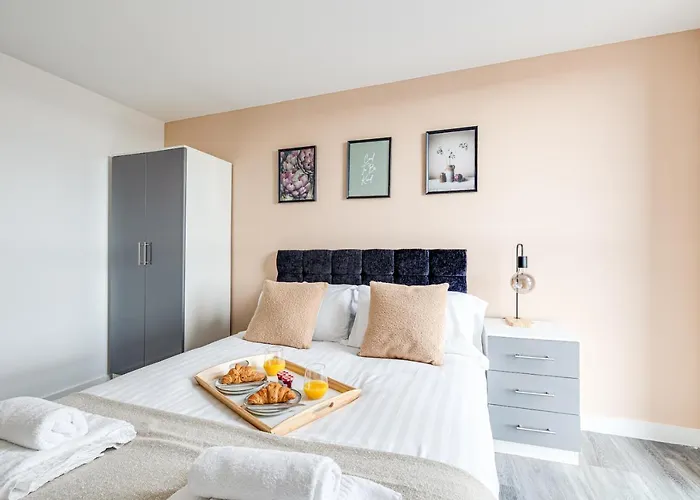 Stunning 2 Bed With Free Parking Close To Cc 맨체스터