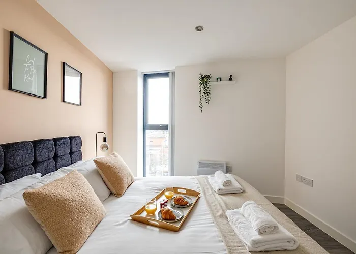 Stunning 2 Bed With Free Parking Close To Cc