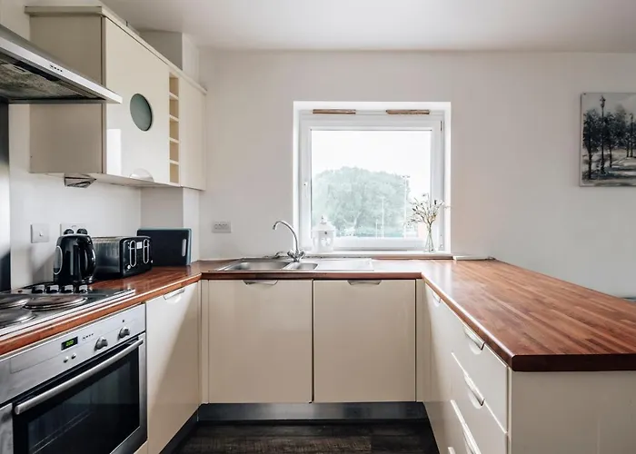 Lloyd St Lägenhet *