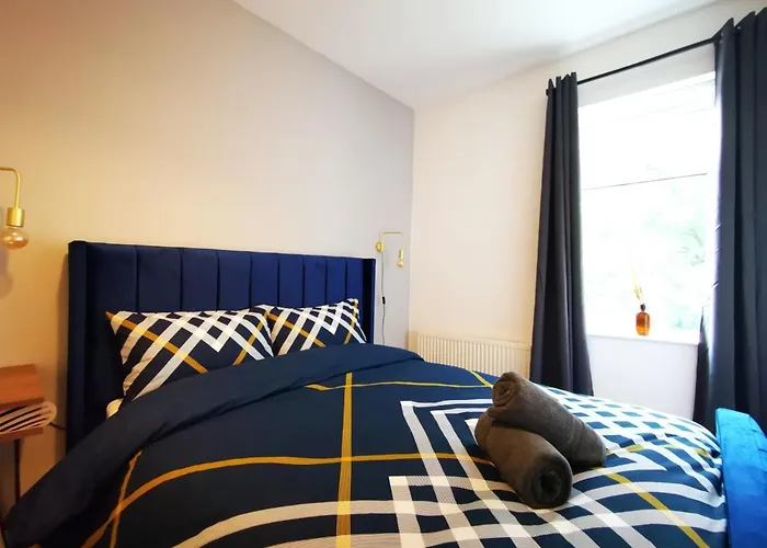 The Mellor - With Free Parking - 5 Minutes Drive To Coop Live Arena, Etihad Stadium & Centre *