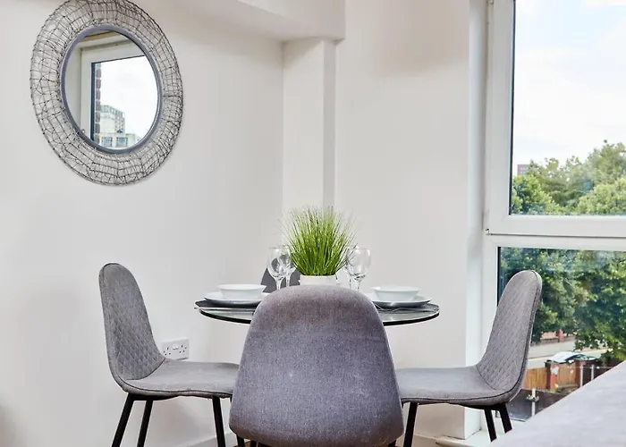 Gem - Sleeps 6 * Manchester