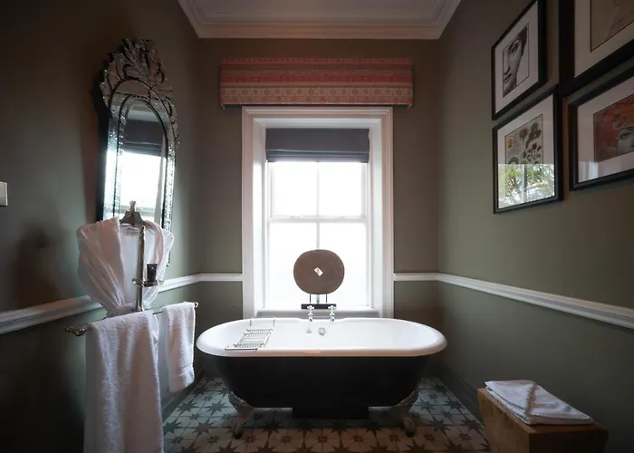 Eleven Didsbury Park 4*