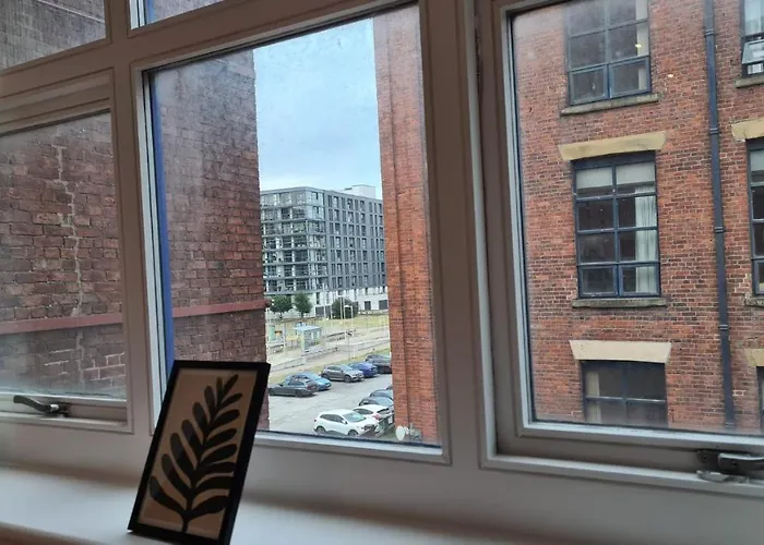 아파트 Spacious, Bright And Airy Centre Flat. Unique Converted Mill.