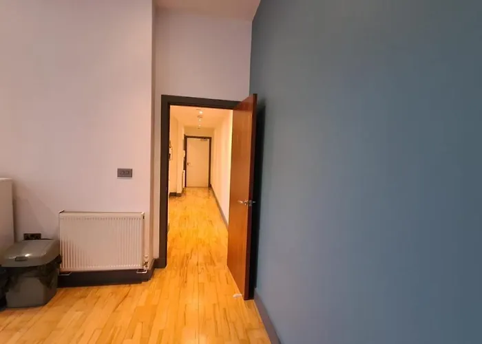 Spacious, Bright And Airy Centre Flat. Unique Converted Mill. * Manchester