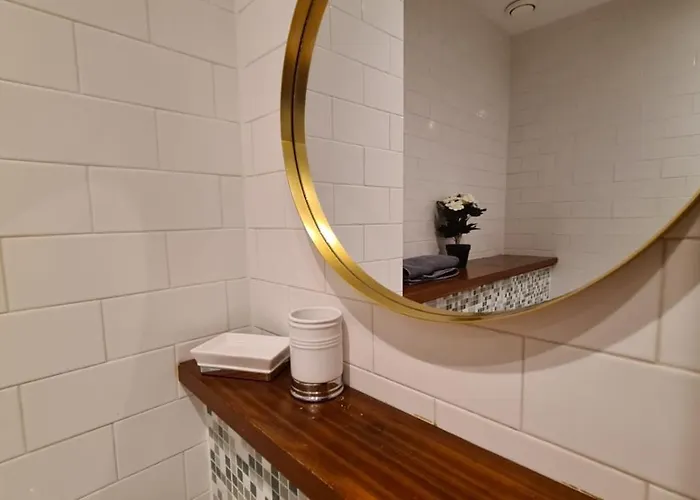 Spacious, Bright And Airy Centre Flat. Unique Converted Mill. Apartmán Manchester