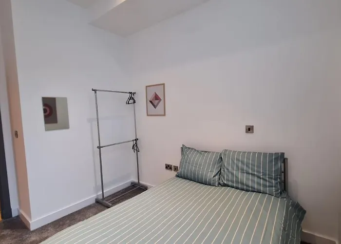 아파트 Spacious, Bright And Airy Centre Flat. Unique Converted Mill. *