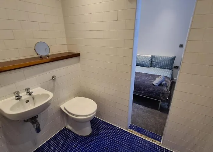 Spacious, Bright And Airy Centre Flat. Unique Converted Mill. Apartmán