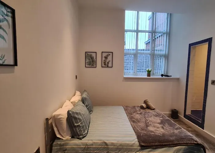 Spacious, Bright And Airy Centre Flat. Unique Converted Mill. * Manchester