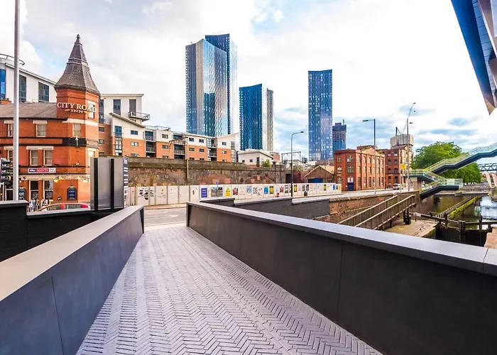 Hilltop Serviced - Deansgate 아파트