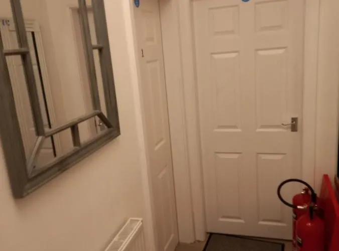 Cozzy فندق مبيت وإفطار *