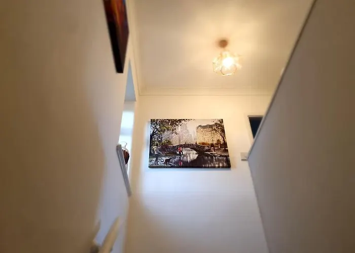 Cheerful 3 Bedroom House With Spacious Garden