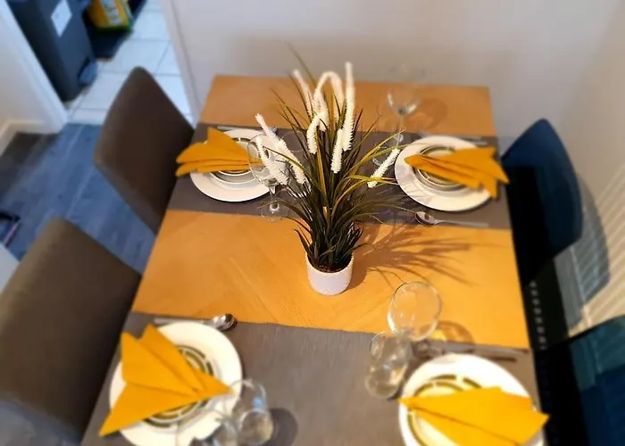 Cheerful 3 Bedroom House With Spacious Garden Дом отдыха Манчестер