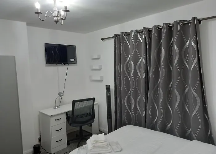 Garswood Road House 홈스테이 맨체스터