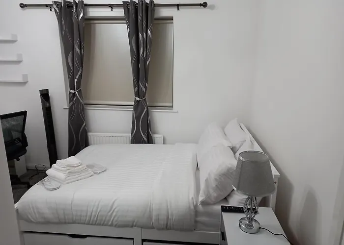 Garswood Road House 홈스테이 맨체스터