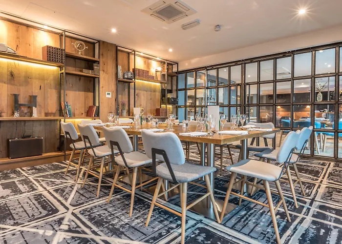 - Park, An Ihg 4* Manchester