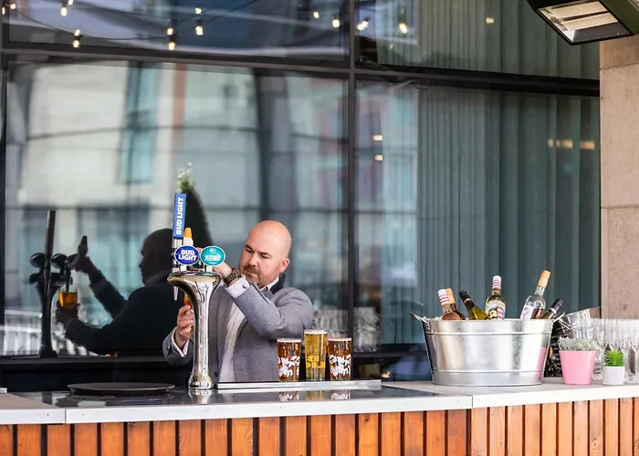 홀리데이 인 - 시티 센터 4*