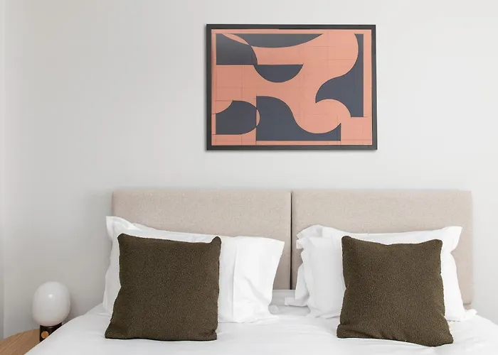 Cove Minshull Street 4*