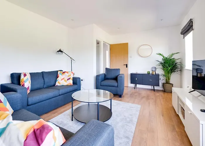 Pass The Keys Lovely 3 Bedroom Golf Club And Parking Holiday home *