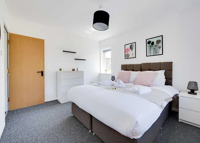 펜션 Pass The Keys Lovely 3 Bedroom Golf Club And Parking