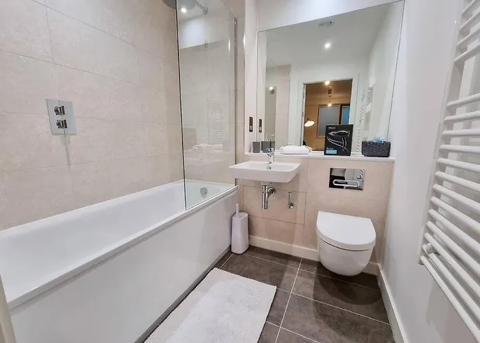 펜션 Luxury Centre Townhouse With Parking 맨체스터