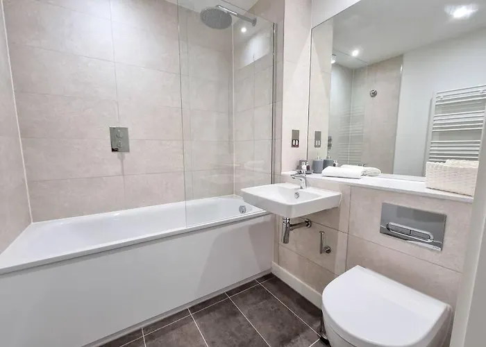Luxury Centre Townhouse With Parking * Manchester