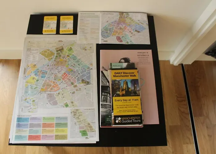 Canalside Flat In Ancoats, Manchester City Centre