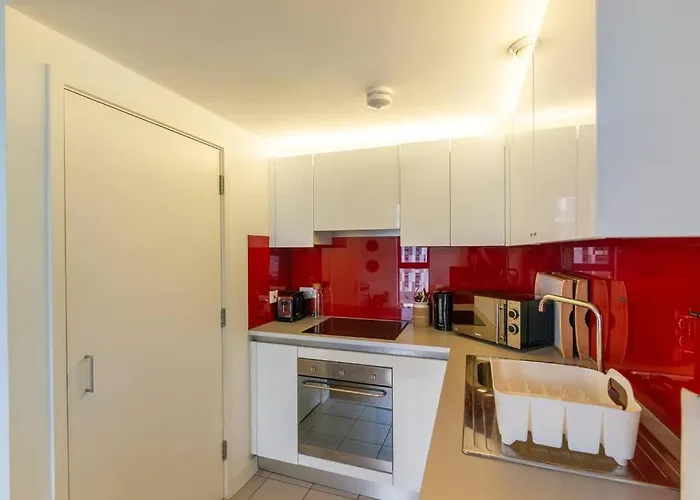 Canalside Flat In Ancoats, Manchester City Centre