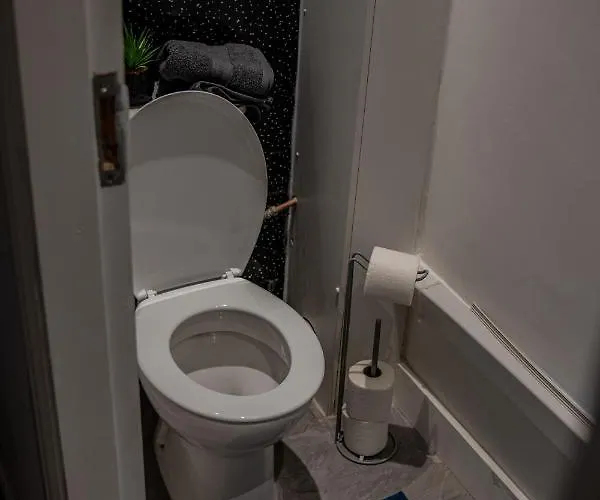 Bv Comfy Spacious 3 Bedroom House At Tatton Street Apartamento